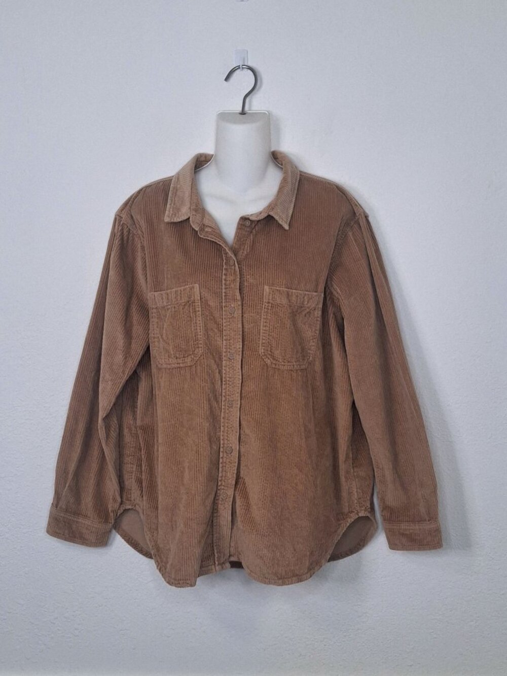 American Eagle Corduroy Shirt Button Down Sz M 100% Cotton Western Boho Neutral
